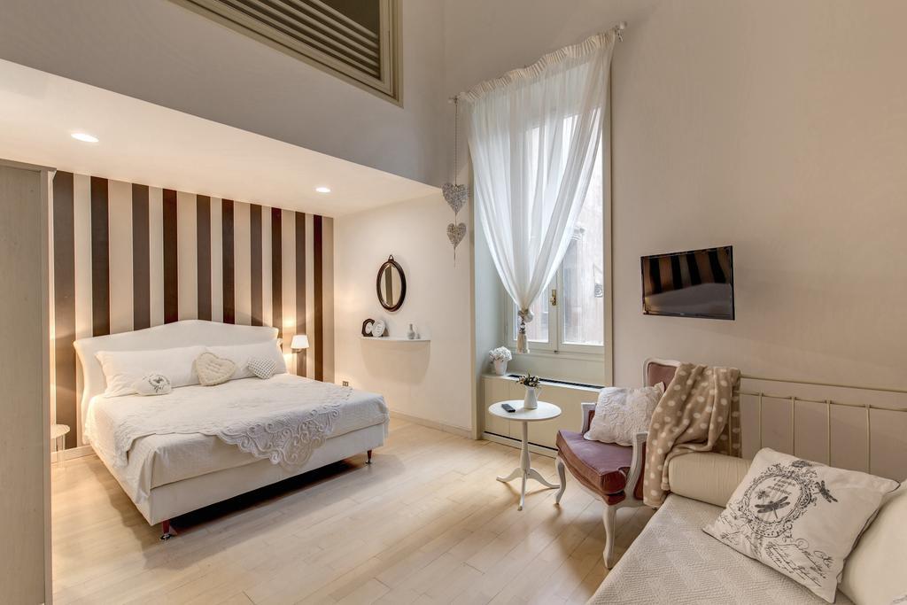 Trevi Miracle Suite Roma Phòng bức ảnh